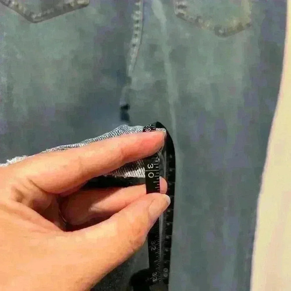 Sam Edelman yaro 90’s high rise pinch waist denim distressed jeans sz 32/30 .NWT - Picture 3 of 4